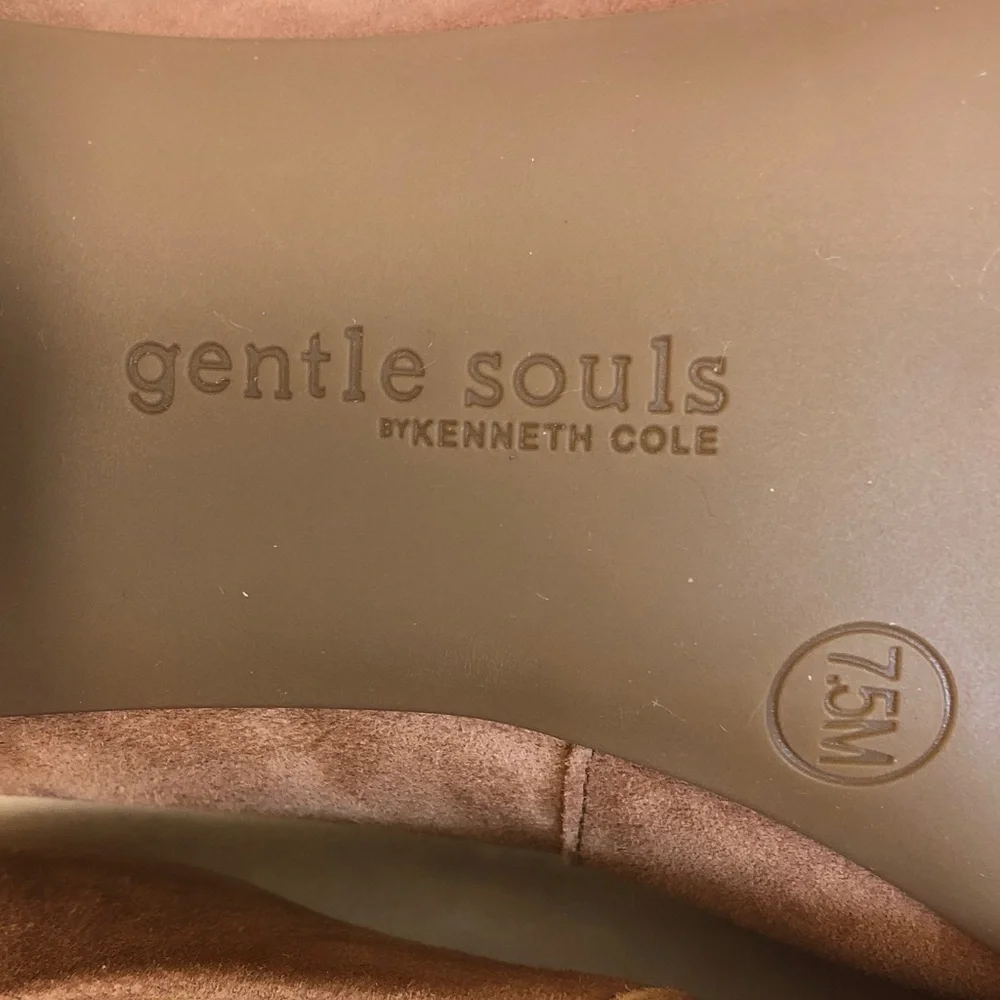 Gentle Souls Gardena Suede Block Heel Pumps in Camel Like New Women's 7.5m